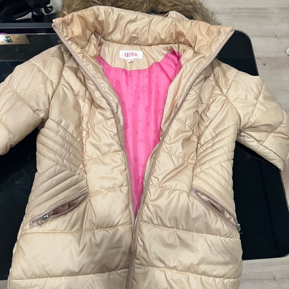 Puffer jacket with hood